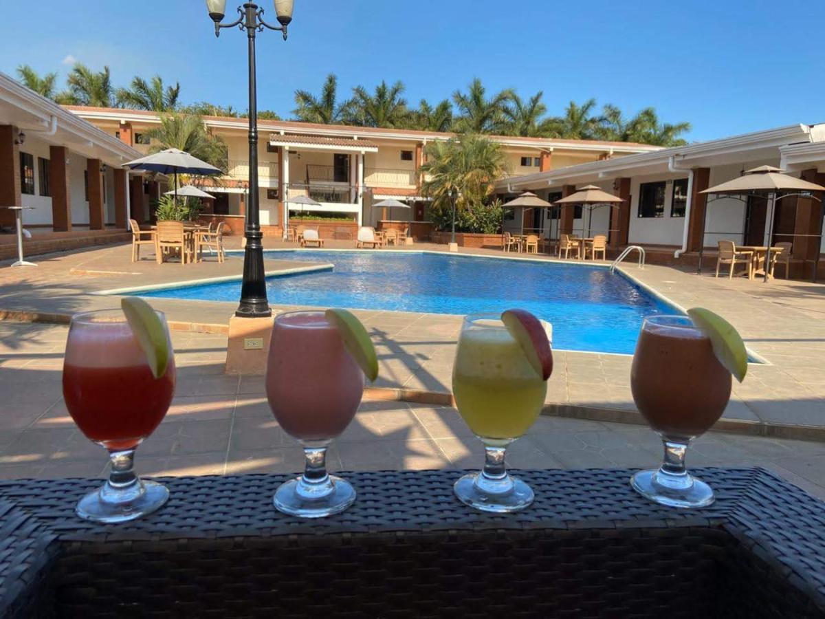 Farallones Hotel Чинандега Экстерьер фото